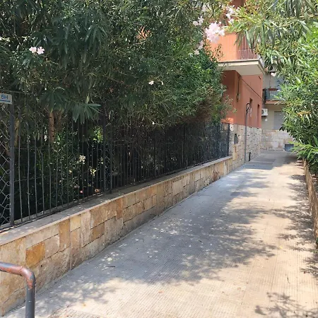 Apartment Garden View Salandra - Policlinico